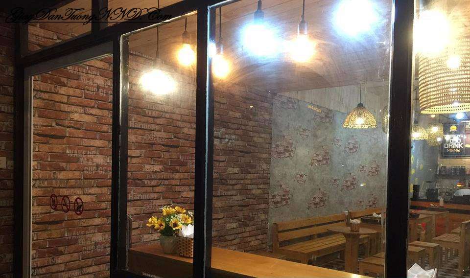 Trang trí quán nhà hàng bằng giấy dán tường giả gạch đỏ của Hàn Quốc
